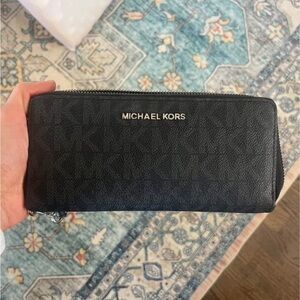 Michael Kors Jet Set Black Zip-Around Wallet
